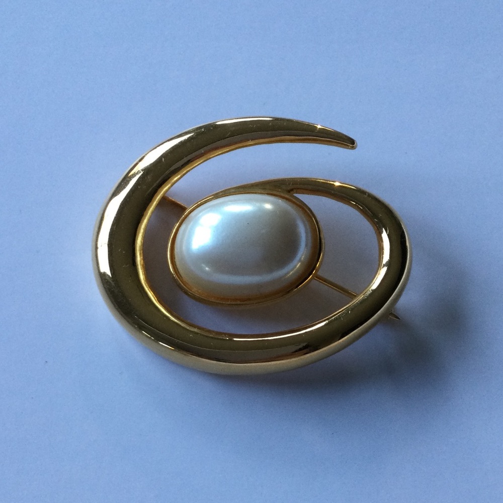 Vintage Signed Monet Gold-Tone Faux Pearl Pin/Brooch